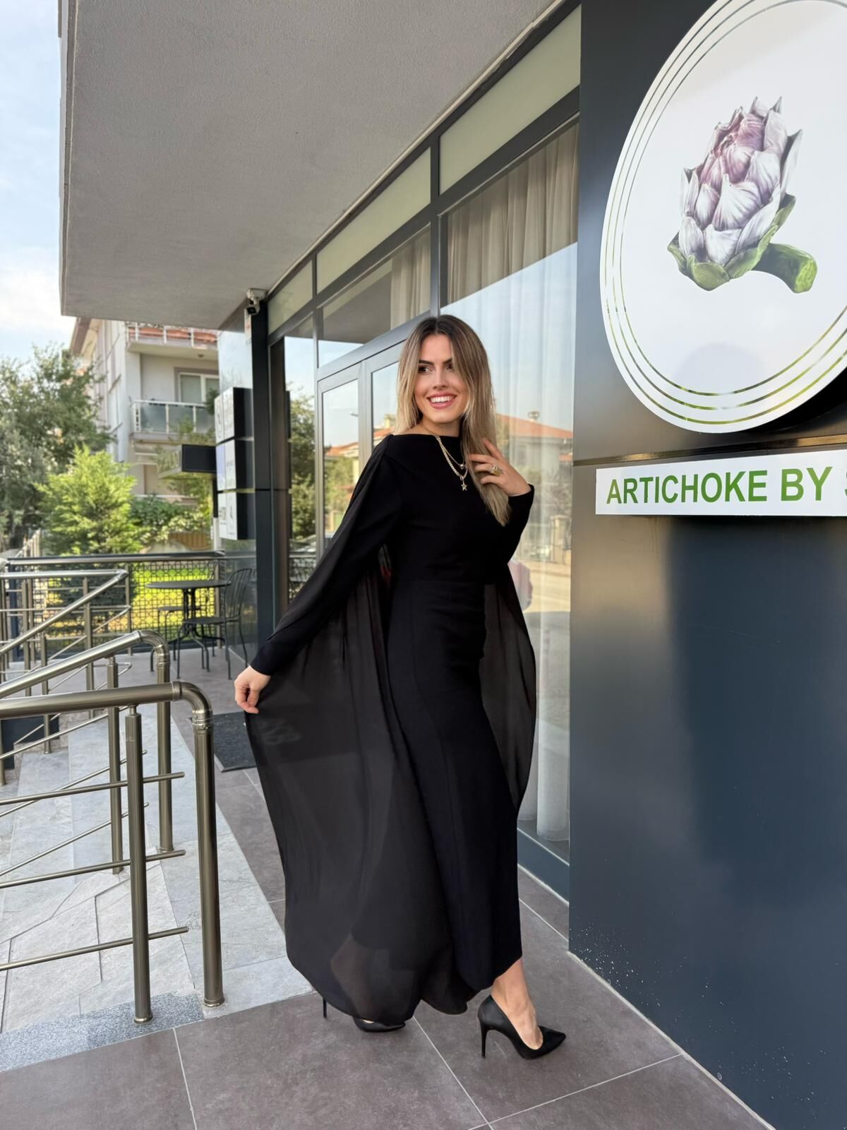 PELERİN DETAYLI UZUN ELBİSE