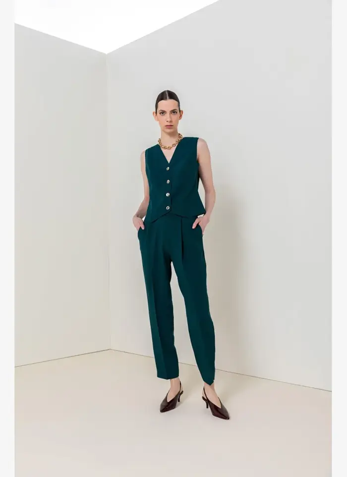 DÜĞMELİ KISA YELEK