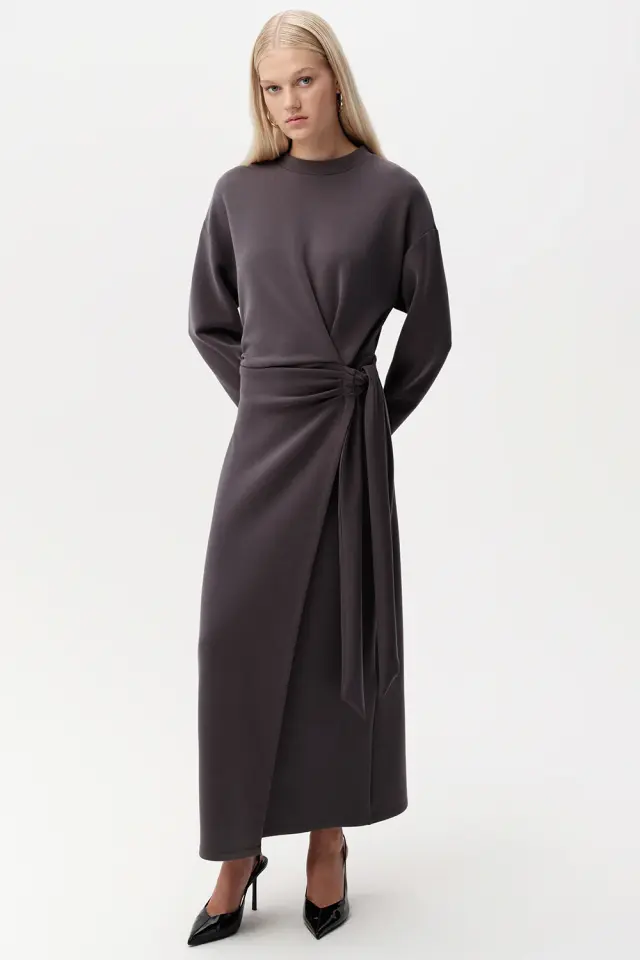 BİSİKLET YAKA BAĞLAMA DETAYLI REGULAR MİDİ ELBİSE