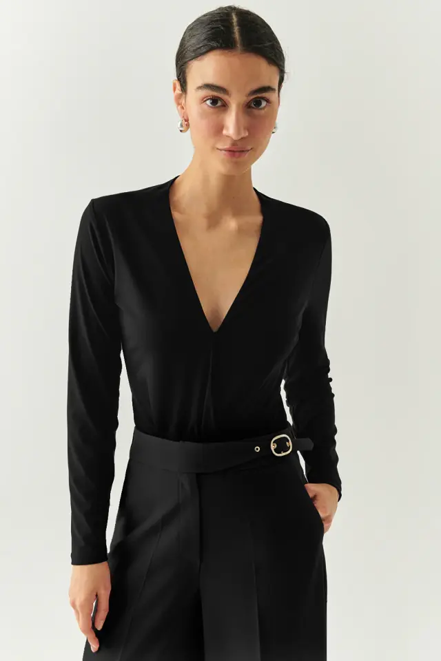 KRUVAZE YAKA UZUN KOLLU REGULAR BLUZ