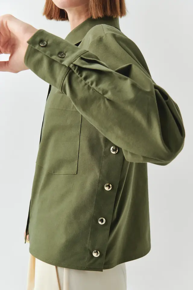 UZUN KOLLU CEPLİ ÇIT ÇIT DETAYLI REGULAR HAKİ GÖMLEK