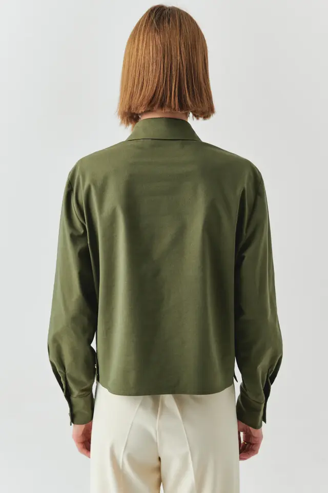 UZUN KOLLU CEPLİ ÇIT ÇIT DETAYLI REGULAR HAKİ GÖMLEK