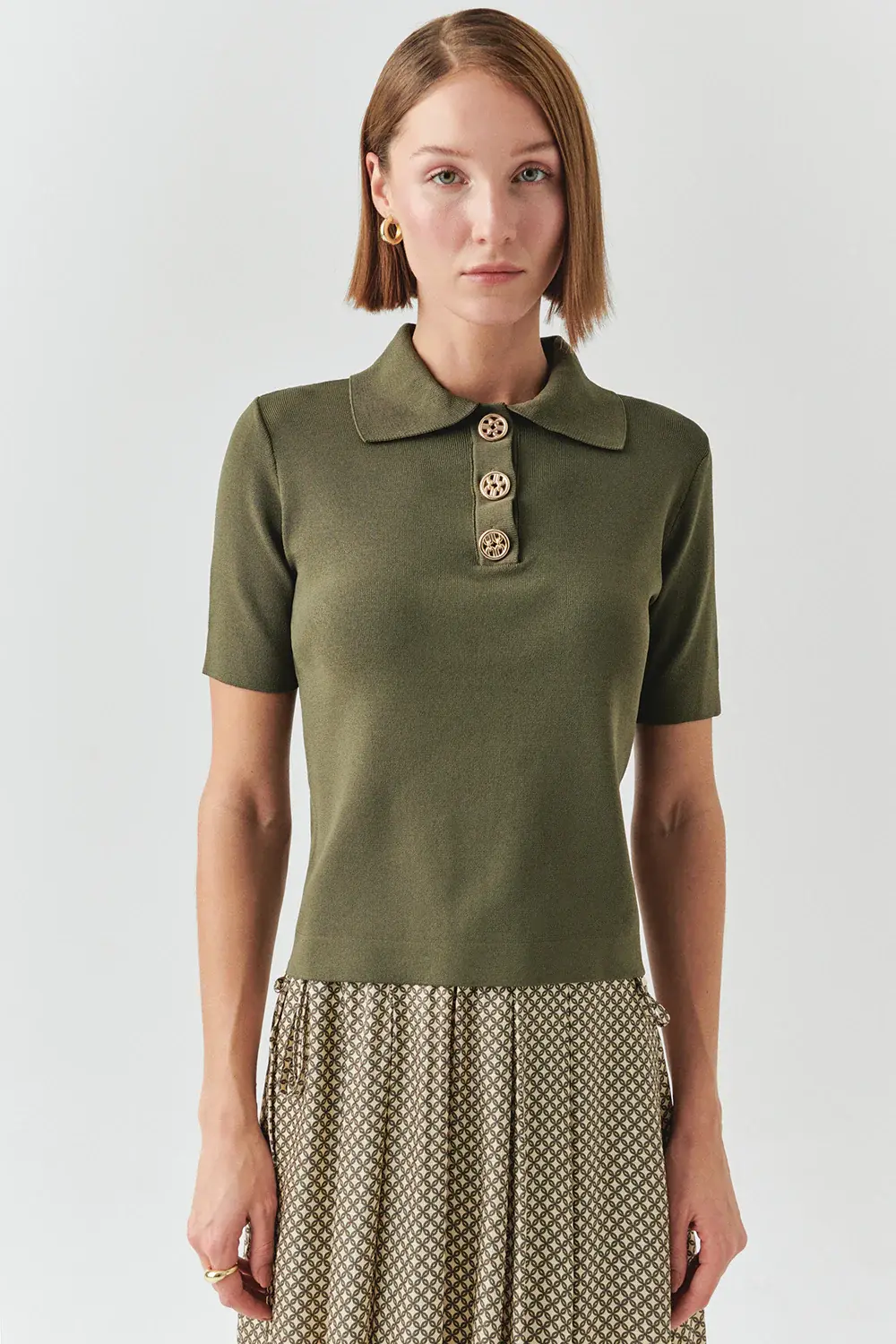 GÖMLEK YAKA DÜĞMELİ KISA KOLLU SLİM FİT HAKİ TRİKO BLUZ