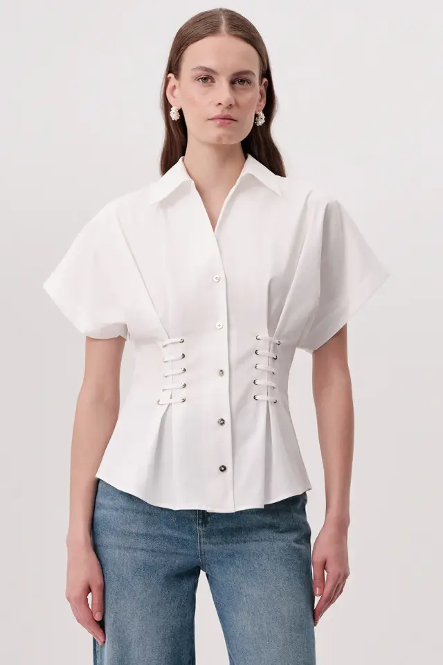 GÖMLEK YAKA BAĞCIK DETAYLI BELE OTURAN REGULAR EKRU GÖMLEK