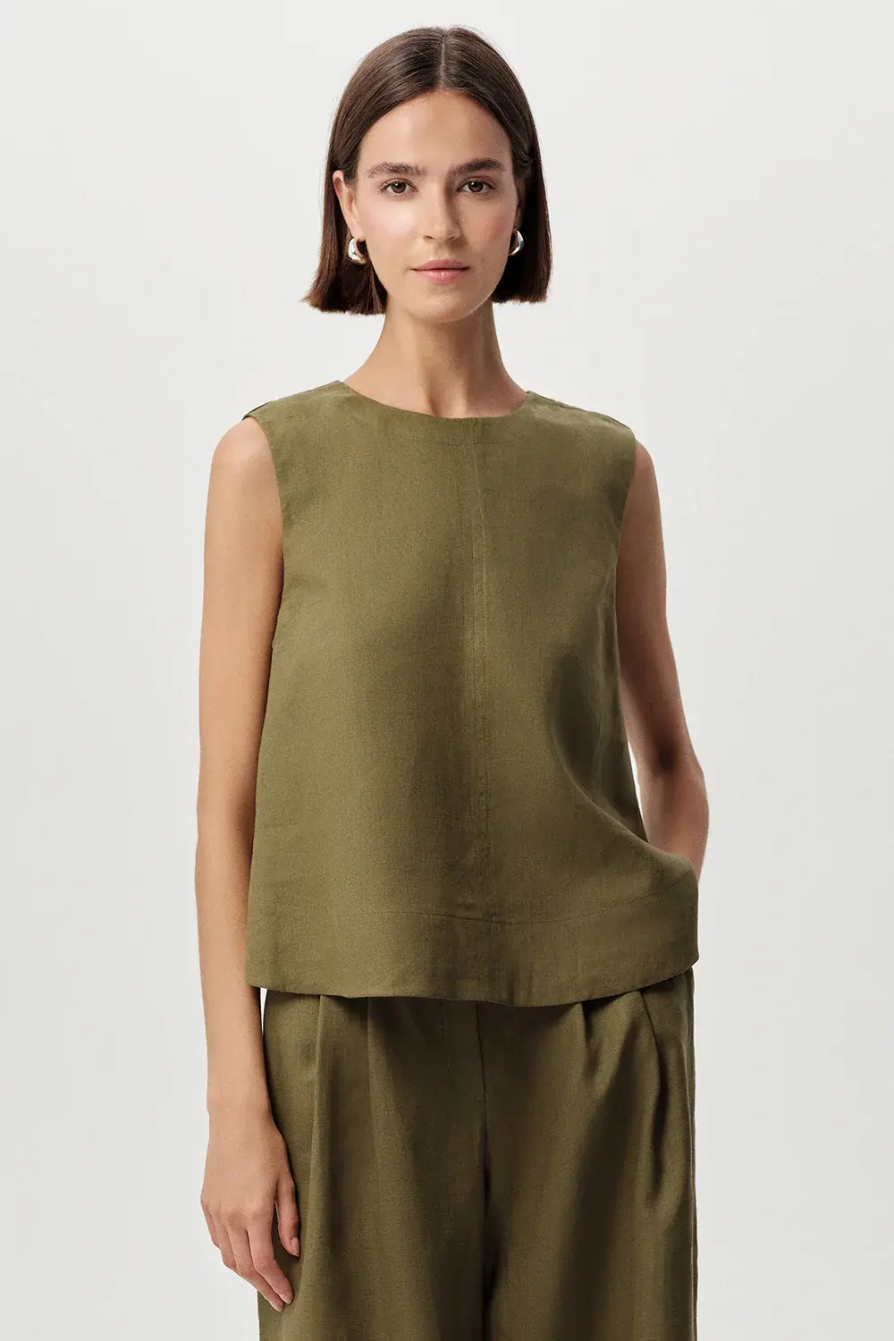 BİSİKLET YAKA KOLSUZ ARKASI DÜĞMELİ REGULAR KETEN HAKİ BLUZ