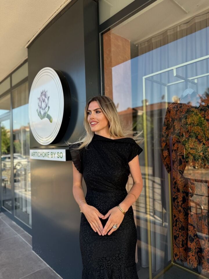 SİYAH DANTEL ELBİSE